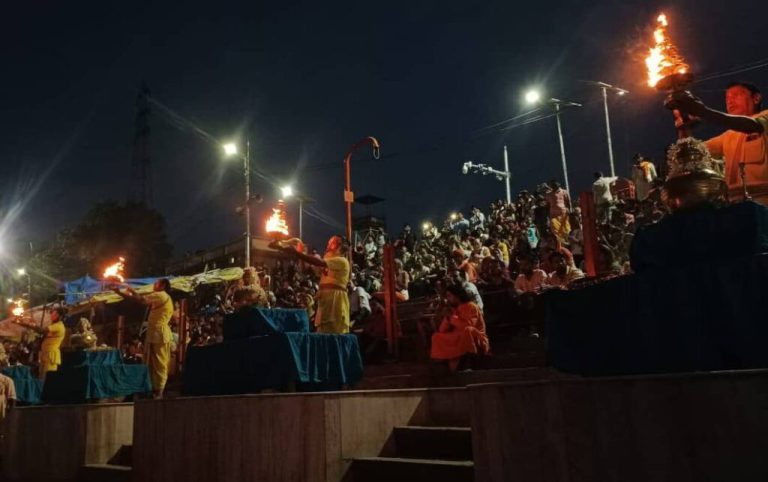 Aarti-Ayodhya-1024x643